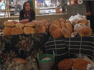 bread-in-gediz-market